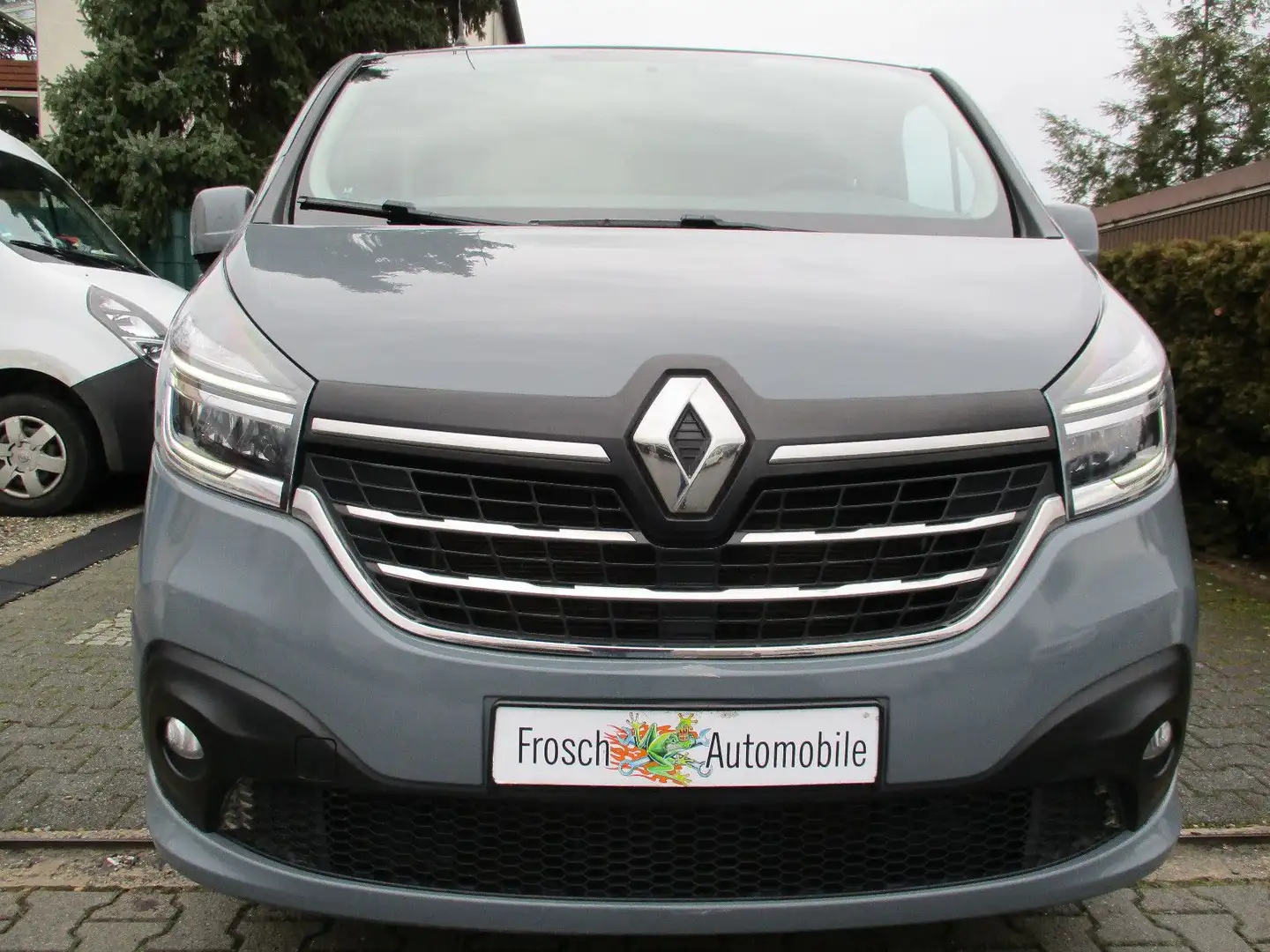 Renault Trafic Combi L2H1 3,0t  Life Automatik PDC LED Grau - 1