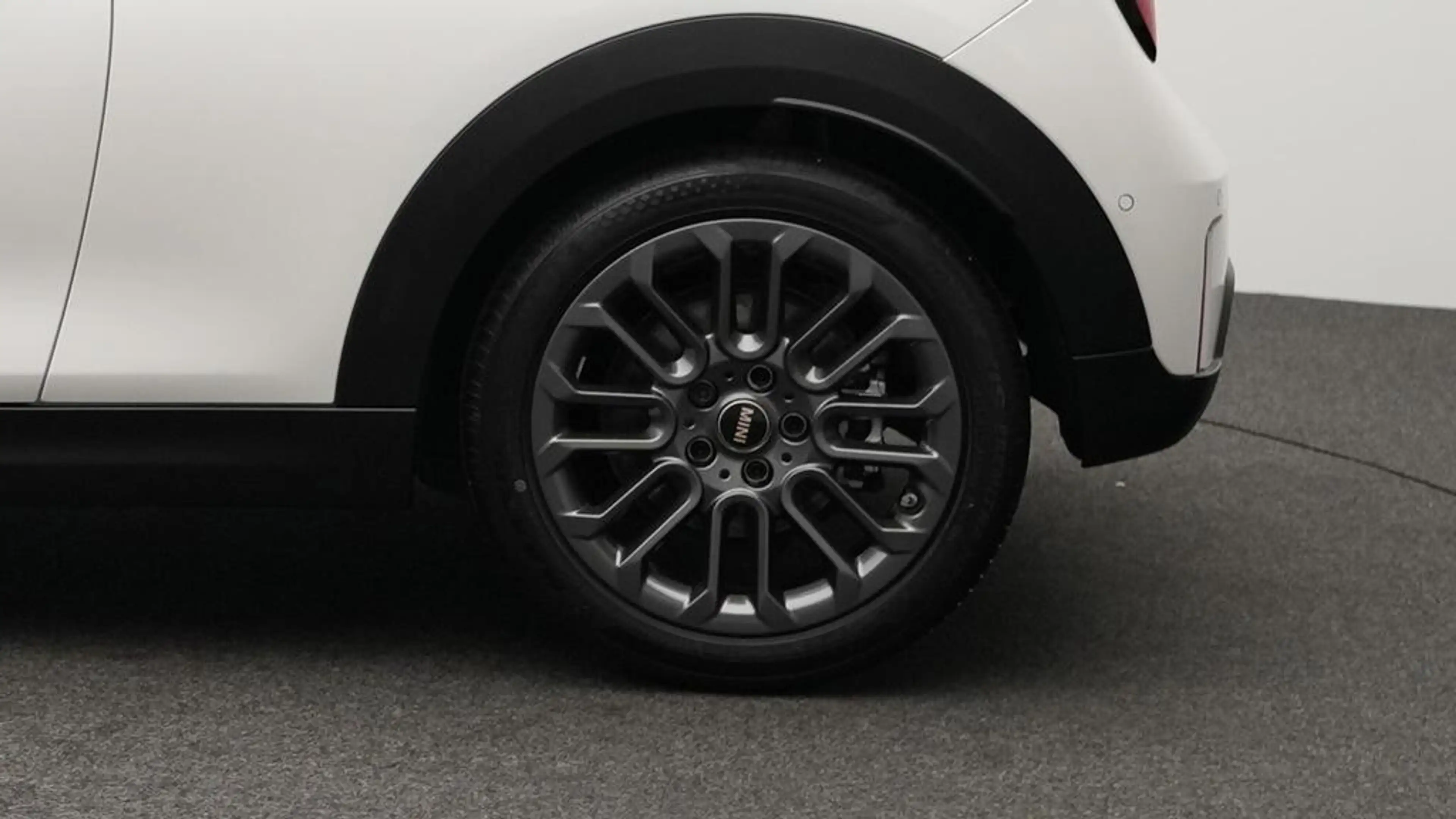 MINI Cooper C Favoured Trim — photo 11