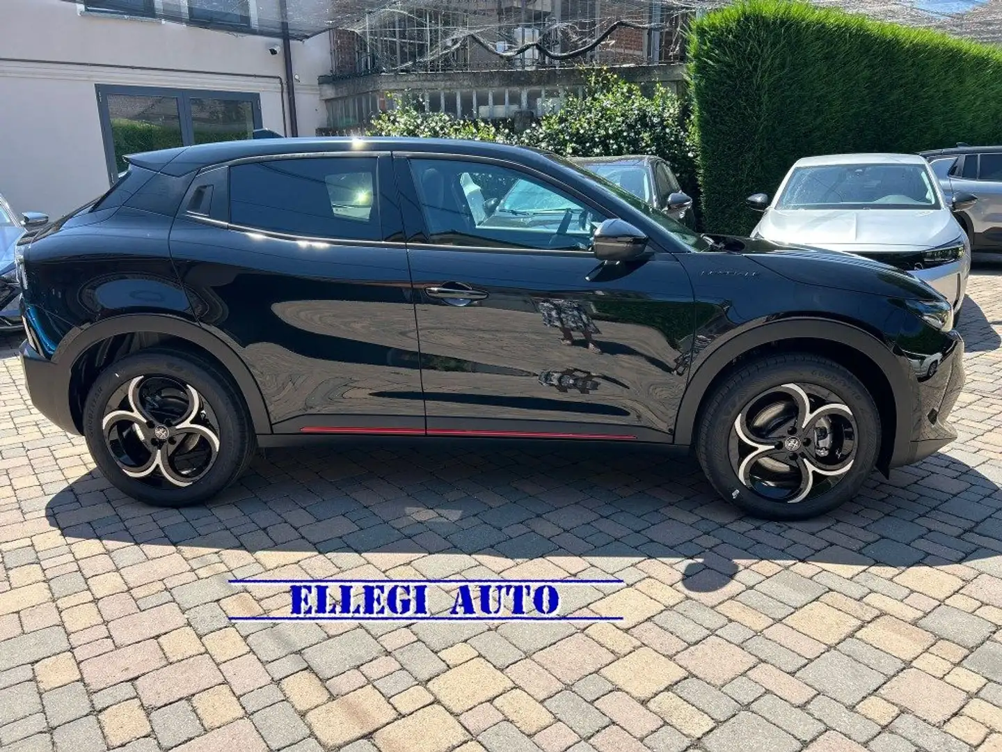 Alfa Romeo Junior PROMO FIN.1.2 145 CV Hybrid eDCT6 Speciale KM 0 Nero - 1