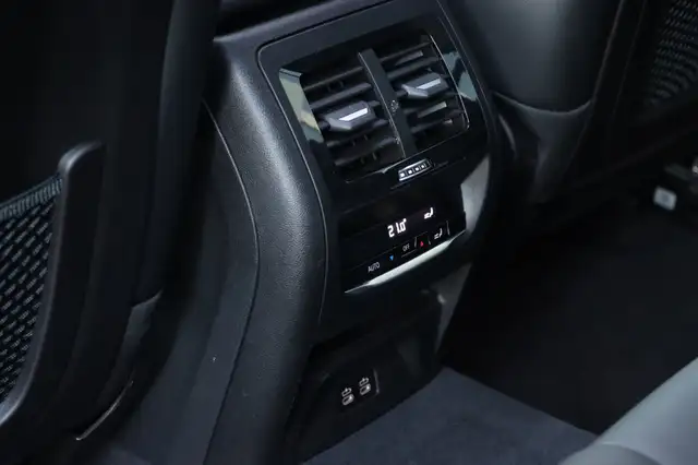 BMW X4 M M40d | Panorama | Head-Up | M-Performance Technik Ansicht 13