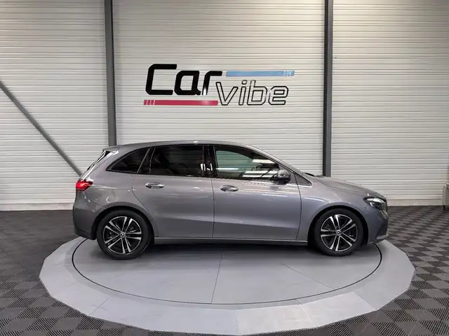 Mercedes-Benz B-Class view 3