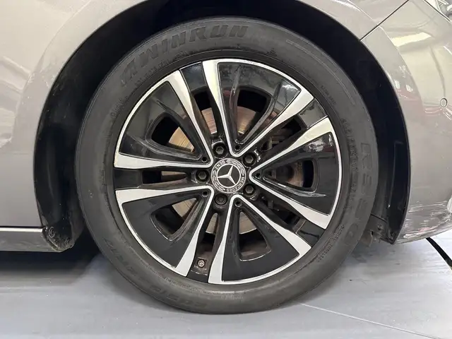 Mercedes-Benz B-Class view 12