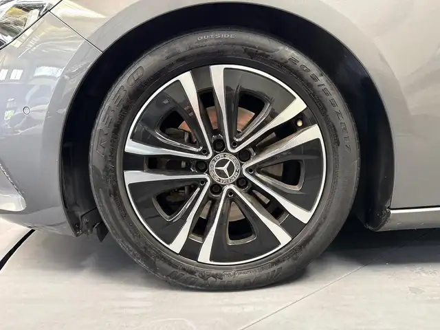 Mercedes-Benz B-Class view 11