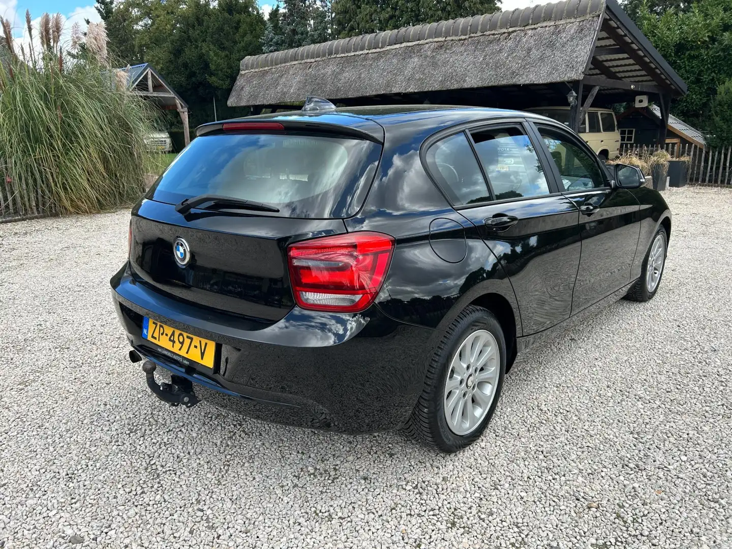 BMW 114 1-serie 114i Business+ Zwart - 2