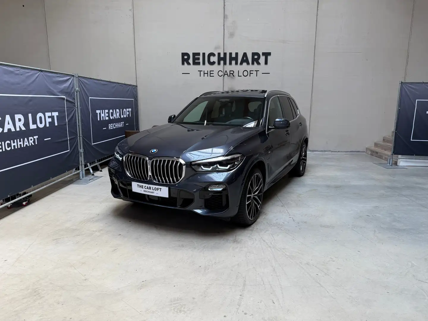 BMW X5 xDrive 45e M Sport Grijs - 1
