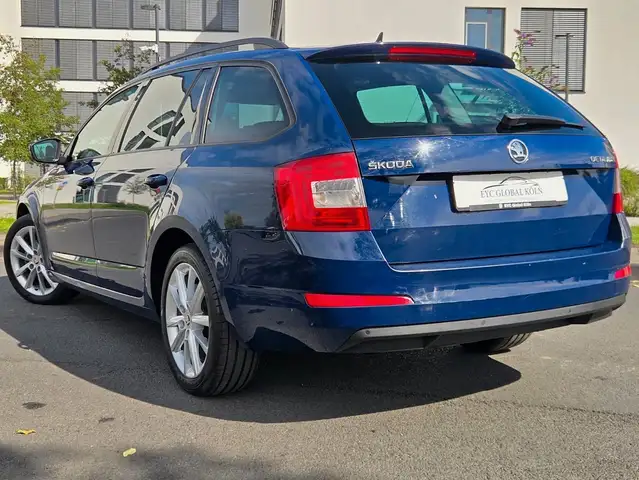 Skoda Octavia view 4
