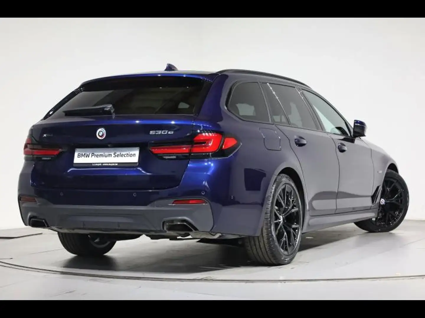 BMW 530 e xDrive Touring Kit M Sport Idividual Blauw - 2