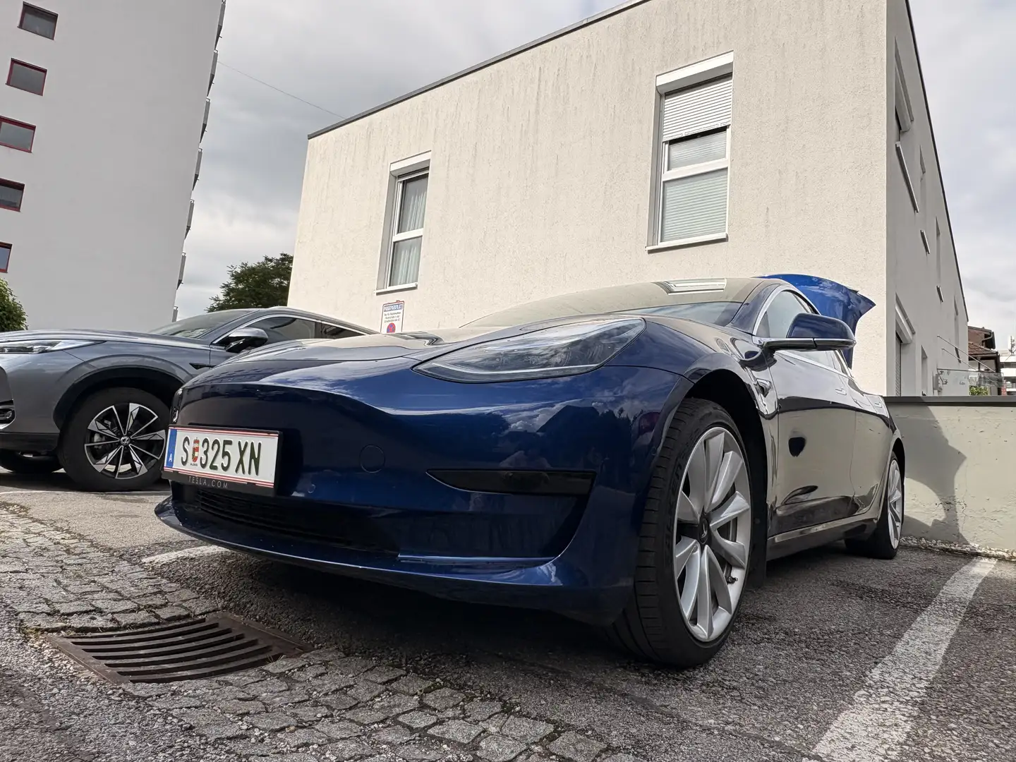 Tesla Model 3 Standard Reichweite Plus Hinterradantrieb - 1