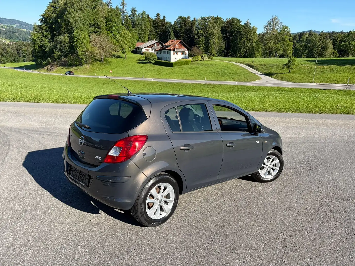 Opel Corsa Energy*8fach Bereift Grau - 2