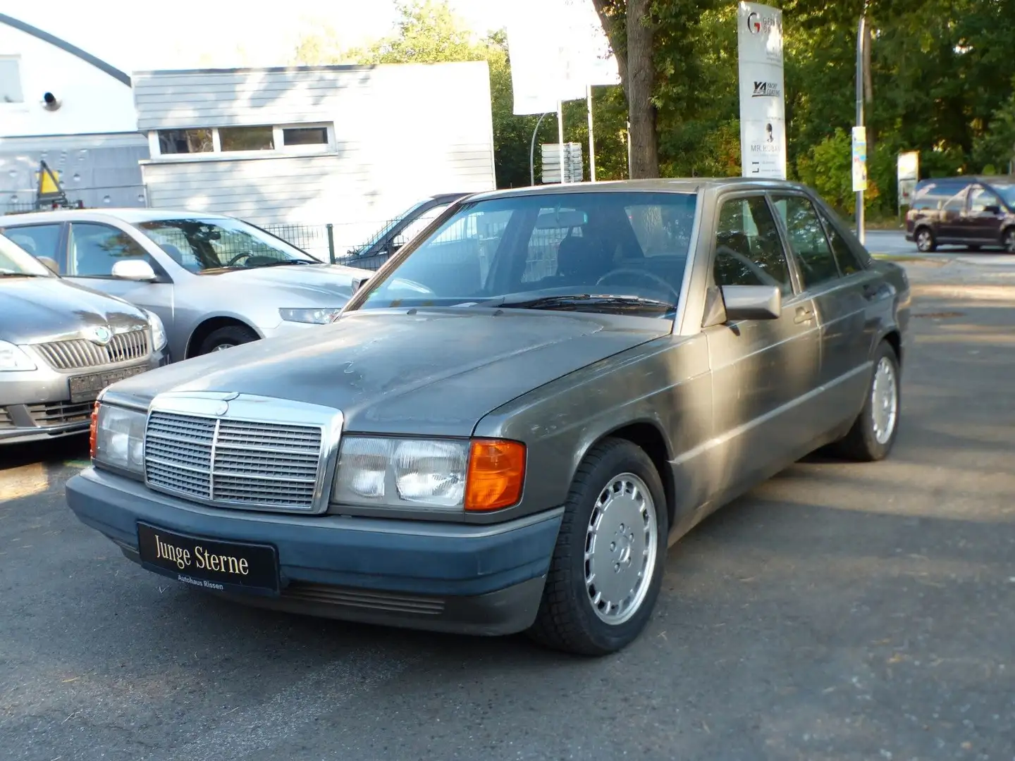 Mercedes-Benz 190 E 2.0 Schiebedach Automatik Gris - 1
