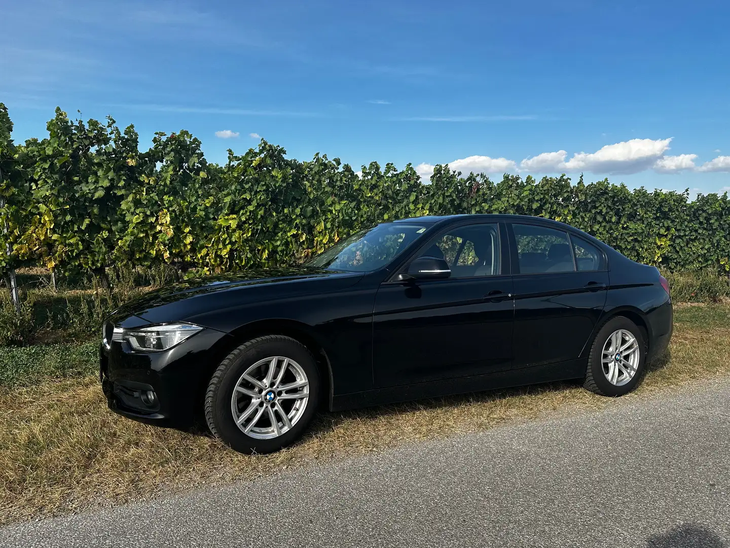 BMW 318 318d M Sport Aut. M Sport Schwarz - 2