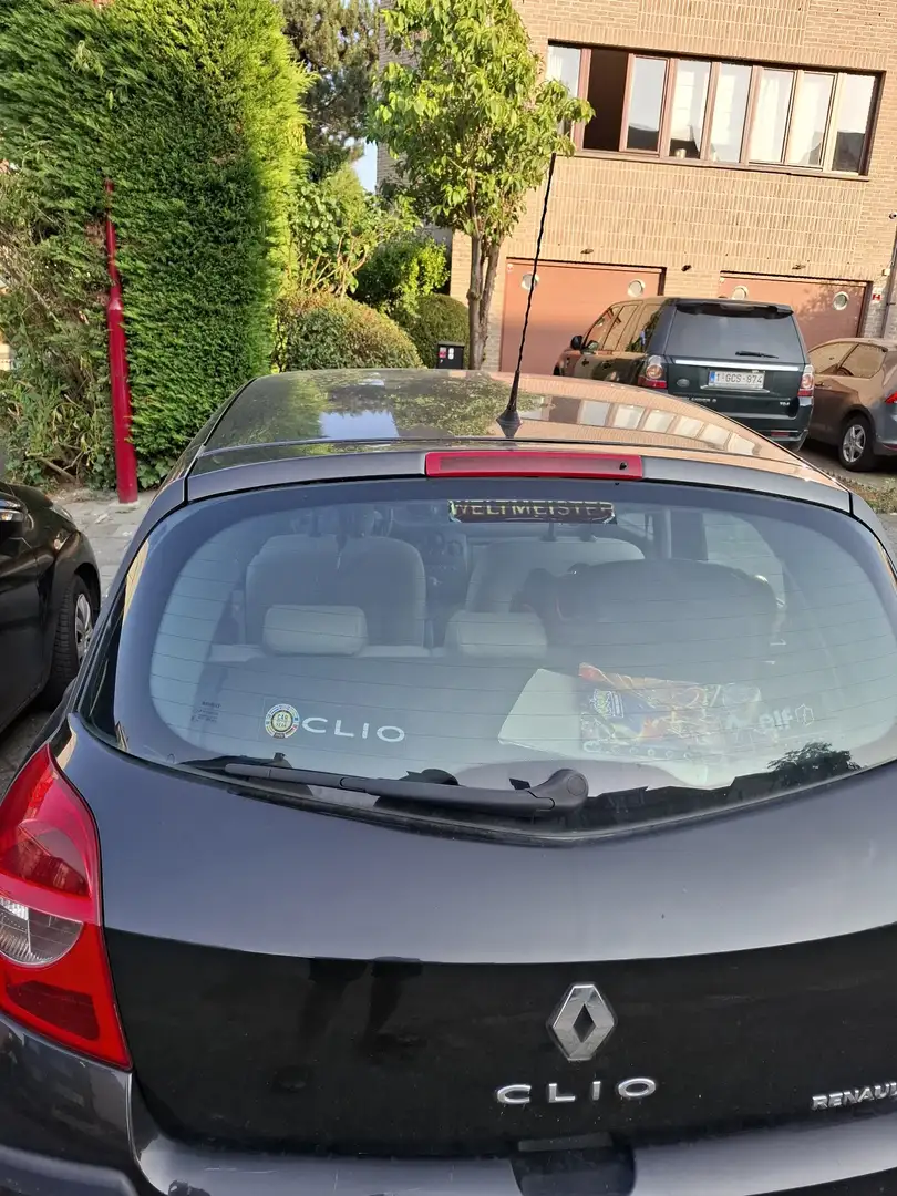 Renault Clio 1.2 16V 75 Confort Expression - 2