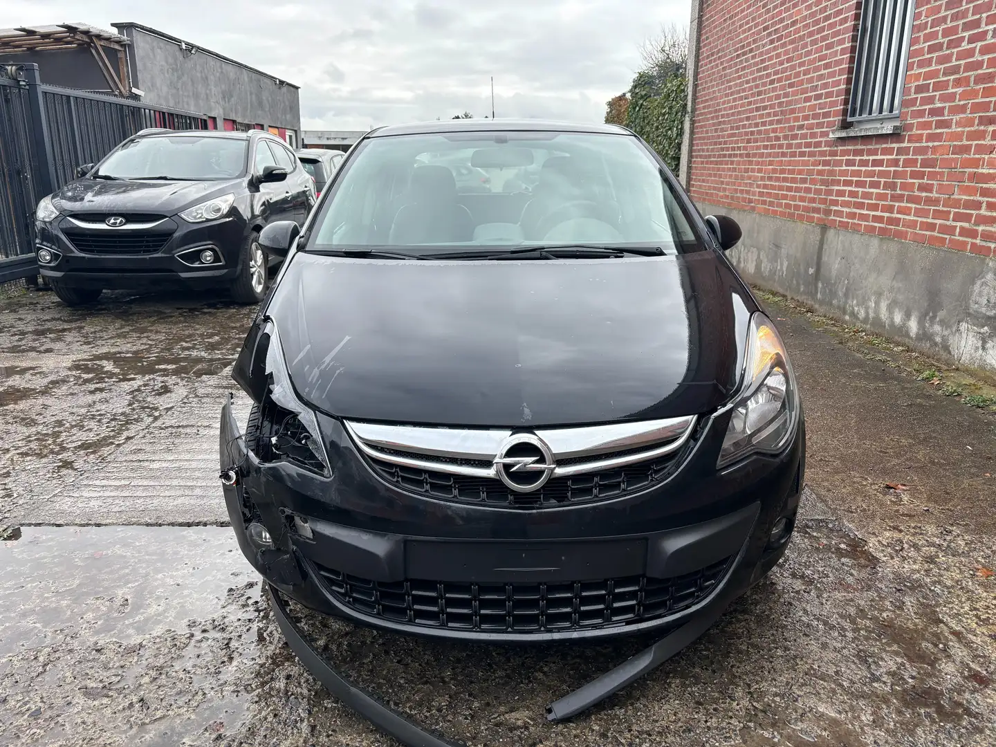 Opel Corsa 1.2i Black Edition Noir - 1