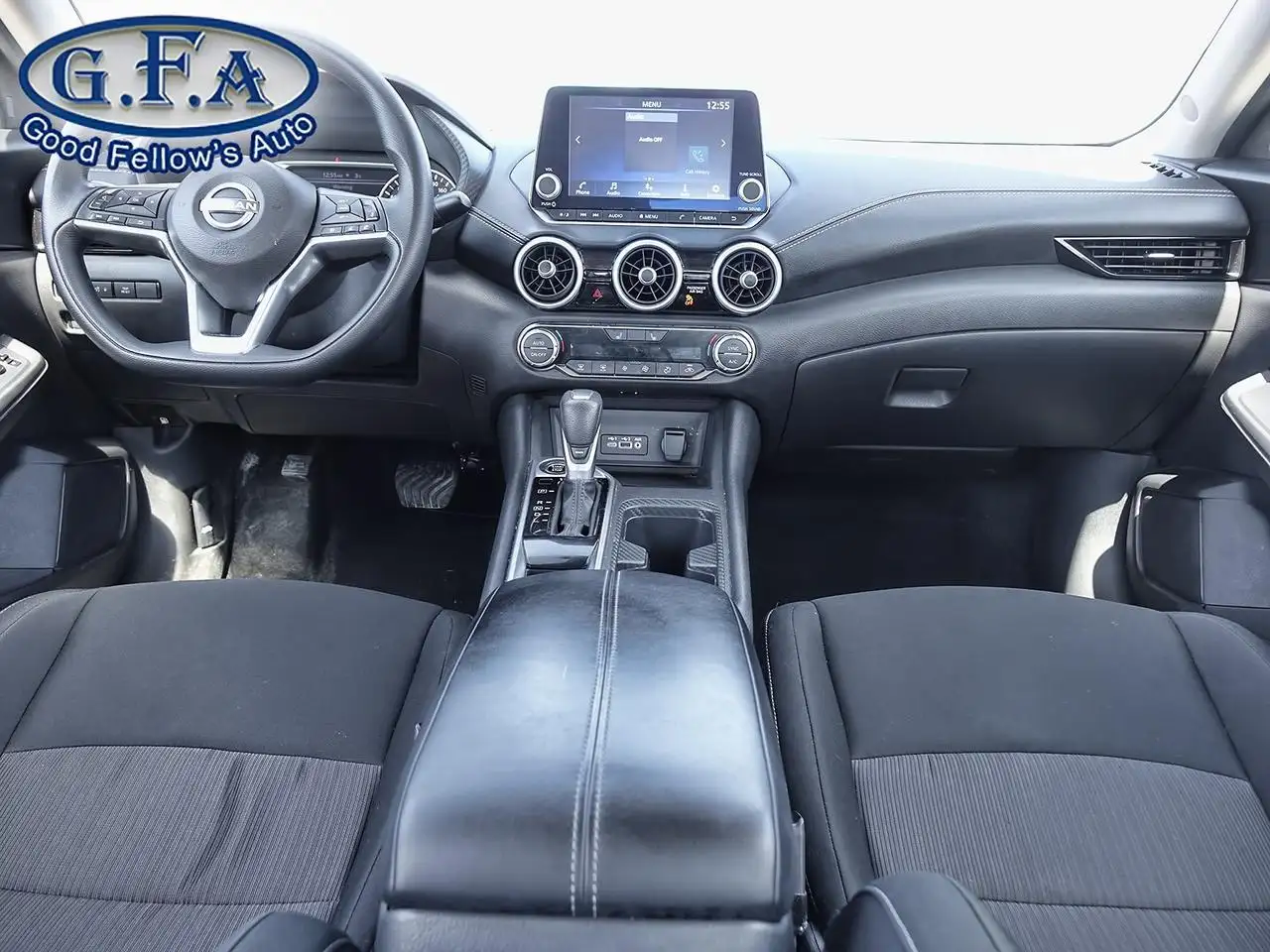 Nissan Sentra снимка Nissan Sentra