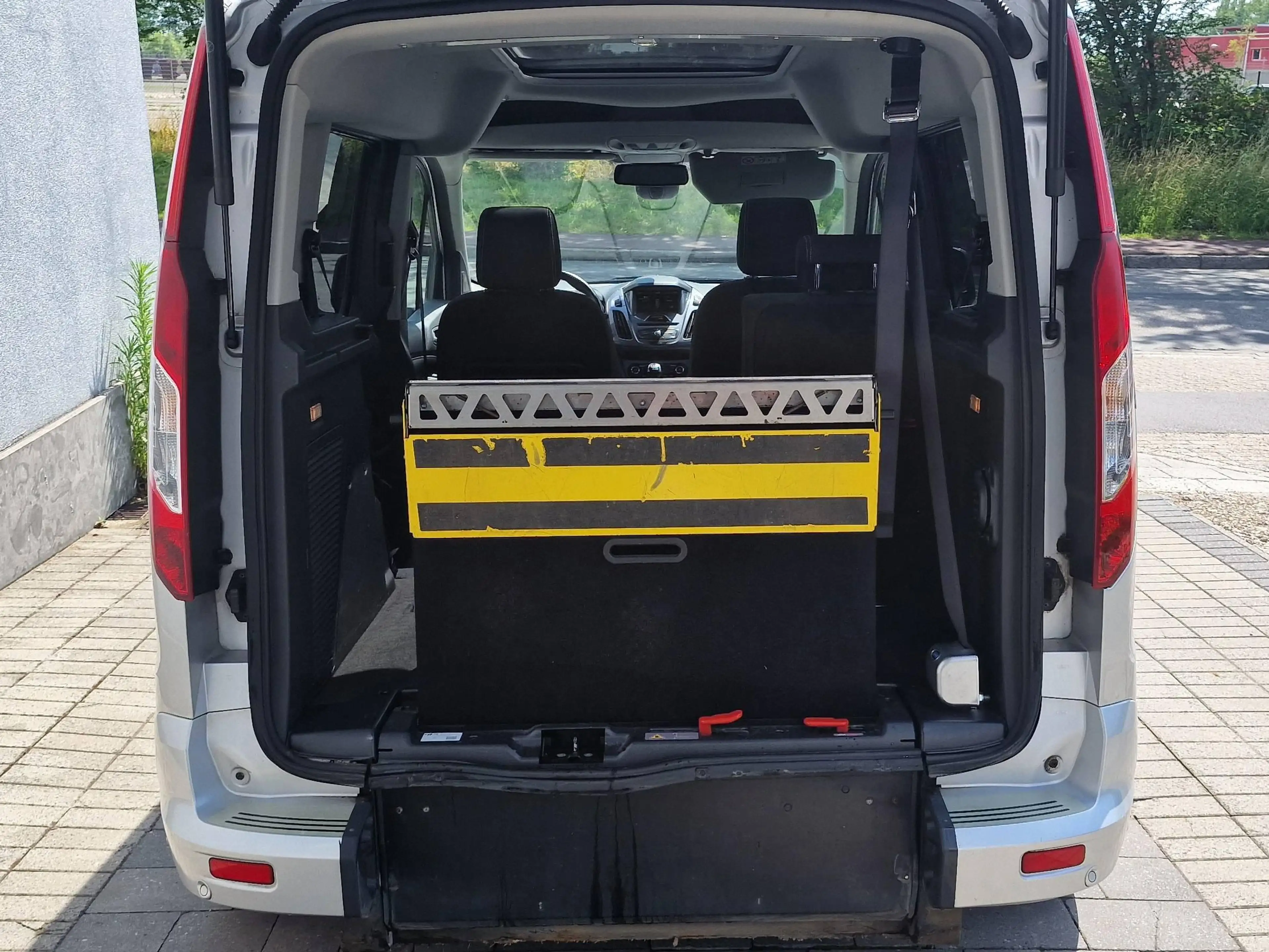 Ford Tourneo Connect 1.0 EcoBoost Titanium TPMR PMR INVALIDE — photo 10