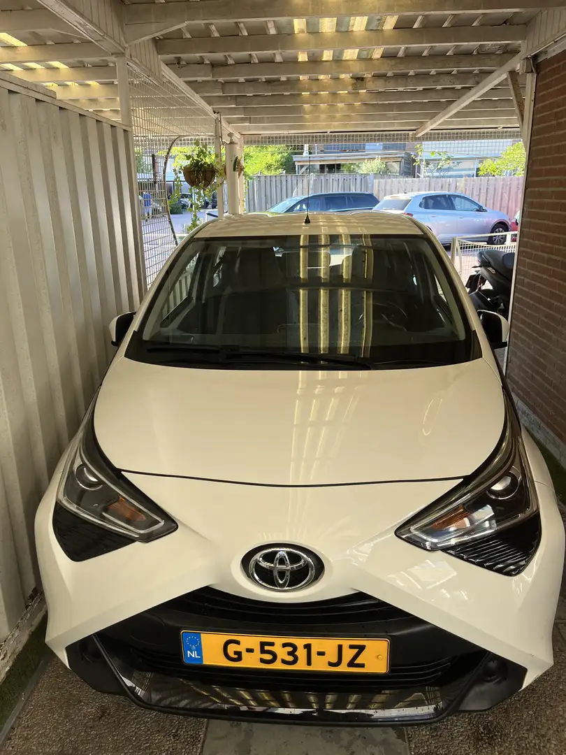 Toyota Aygo 1.0 VVT-i x-play Wit - 2