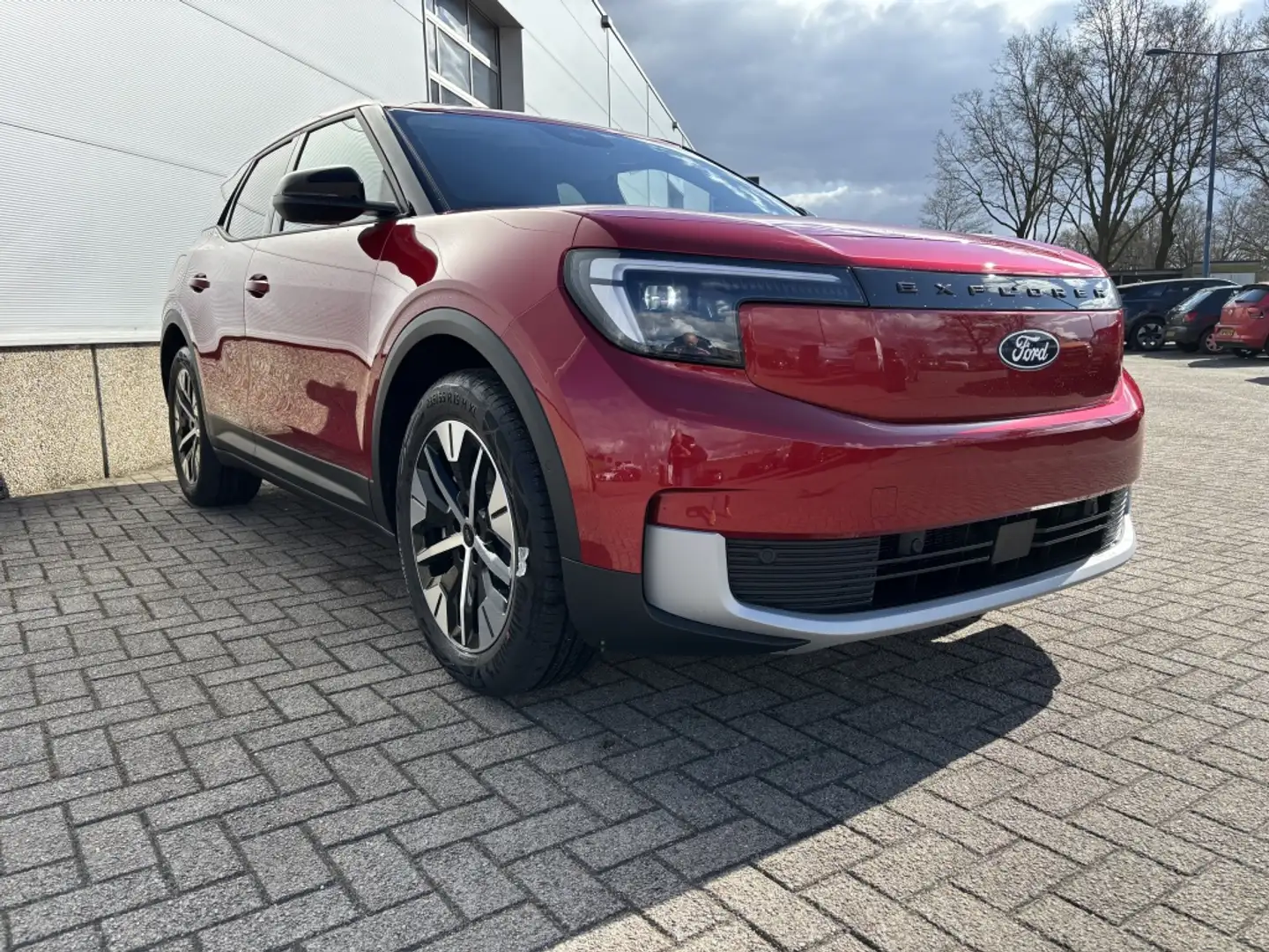 Ford Explorer LE ExtRng RWD 79 kWh Rood - 2