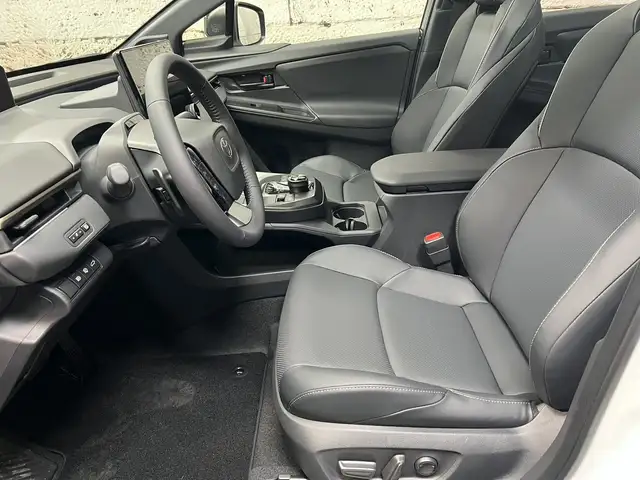 Toyota bZ4X AWD Lounge + Stylepaket 2026 Ansicht 18