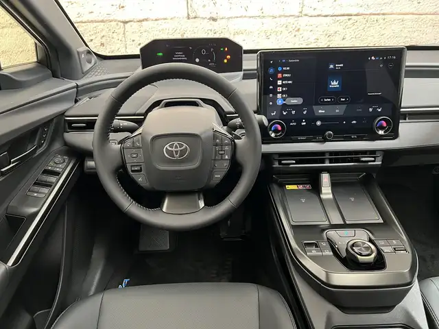 Toyota bZ4X AWD Lounge + Stylepaket 2026 Ansicht 11