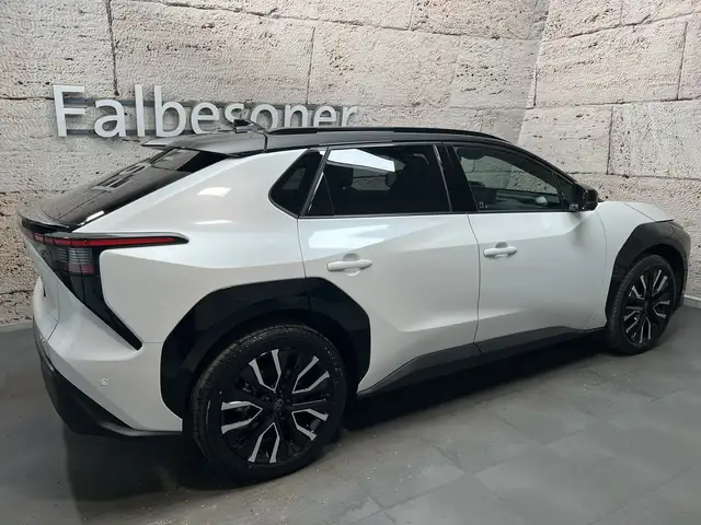 Toyota bZ4X AWD Lounge + Stylepaket 2026 Ansicht 6