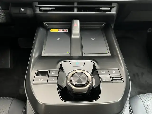 Toyota bZ4X AWD Lounge + Stylepaket 2026 Ansicht 13