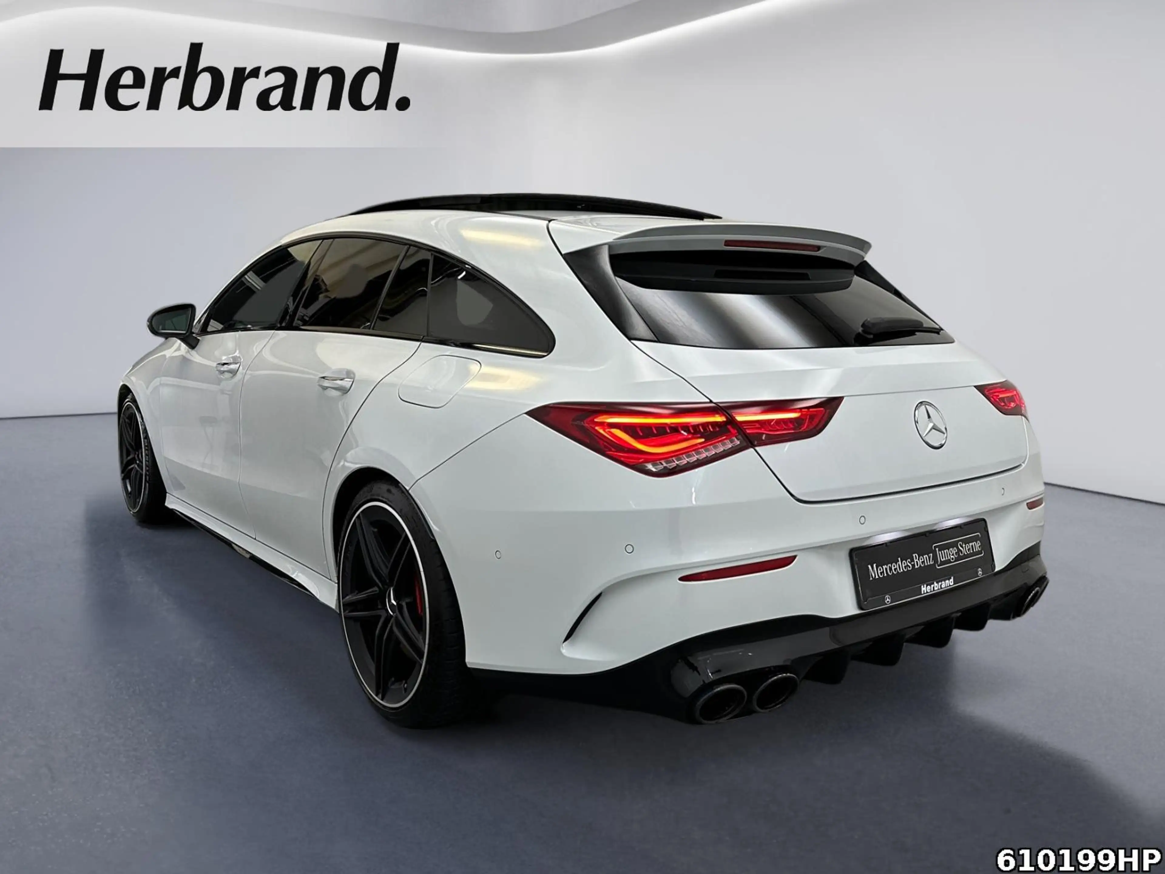 Mercedes-Benz CLA 45 AMG Burmester Pano HUD Night PerfSit — photo 4