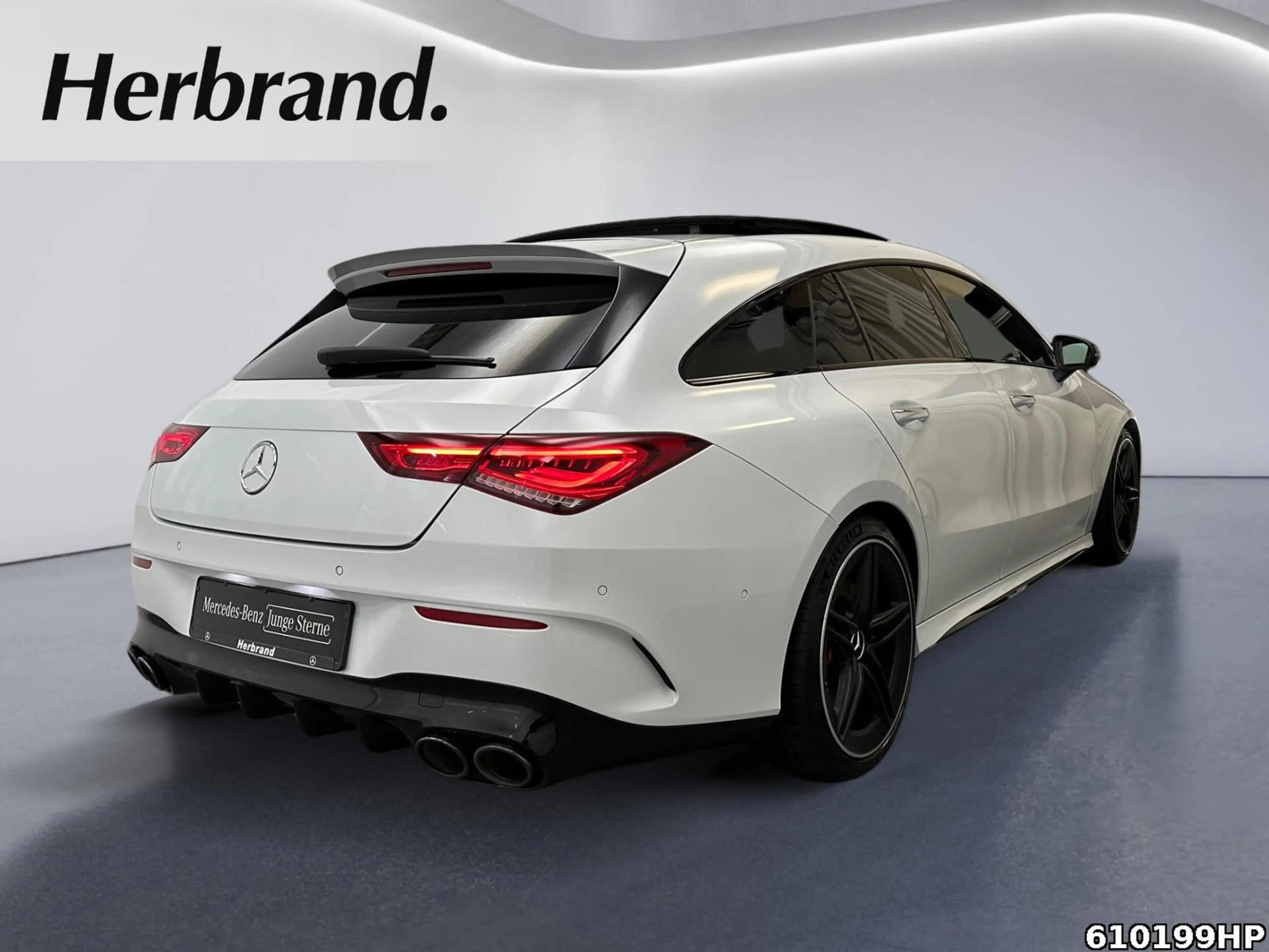 Mercedes-Benz CLA 45 AMG Burmester Pano HUD Night PerfSit — photo 3