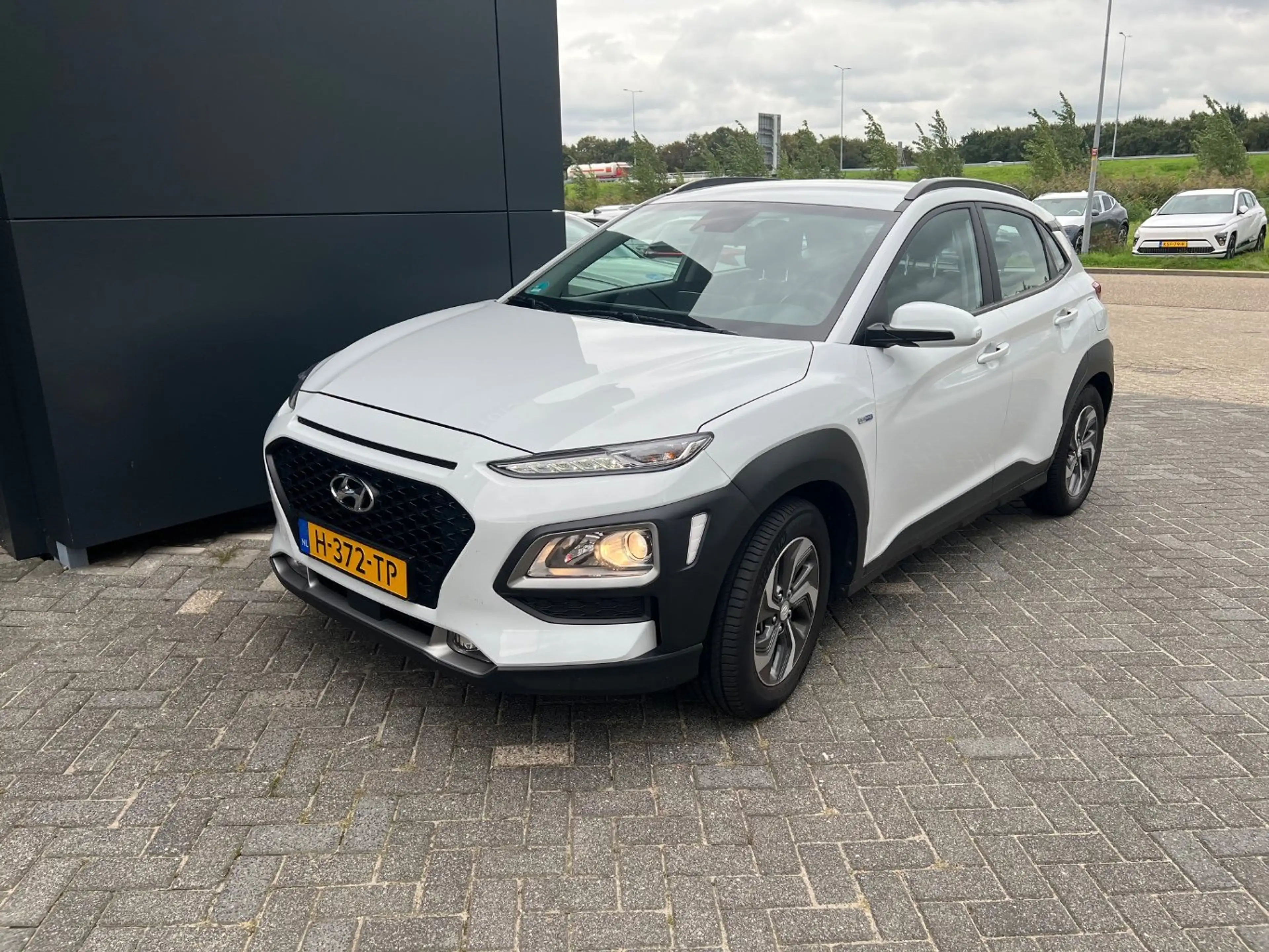 Hyundai KONA 1.6 GDI 141pk HEV Comfort | Trekhaak | Camera | Ca