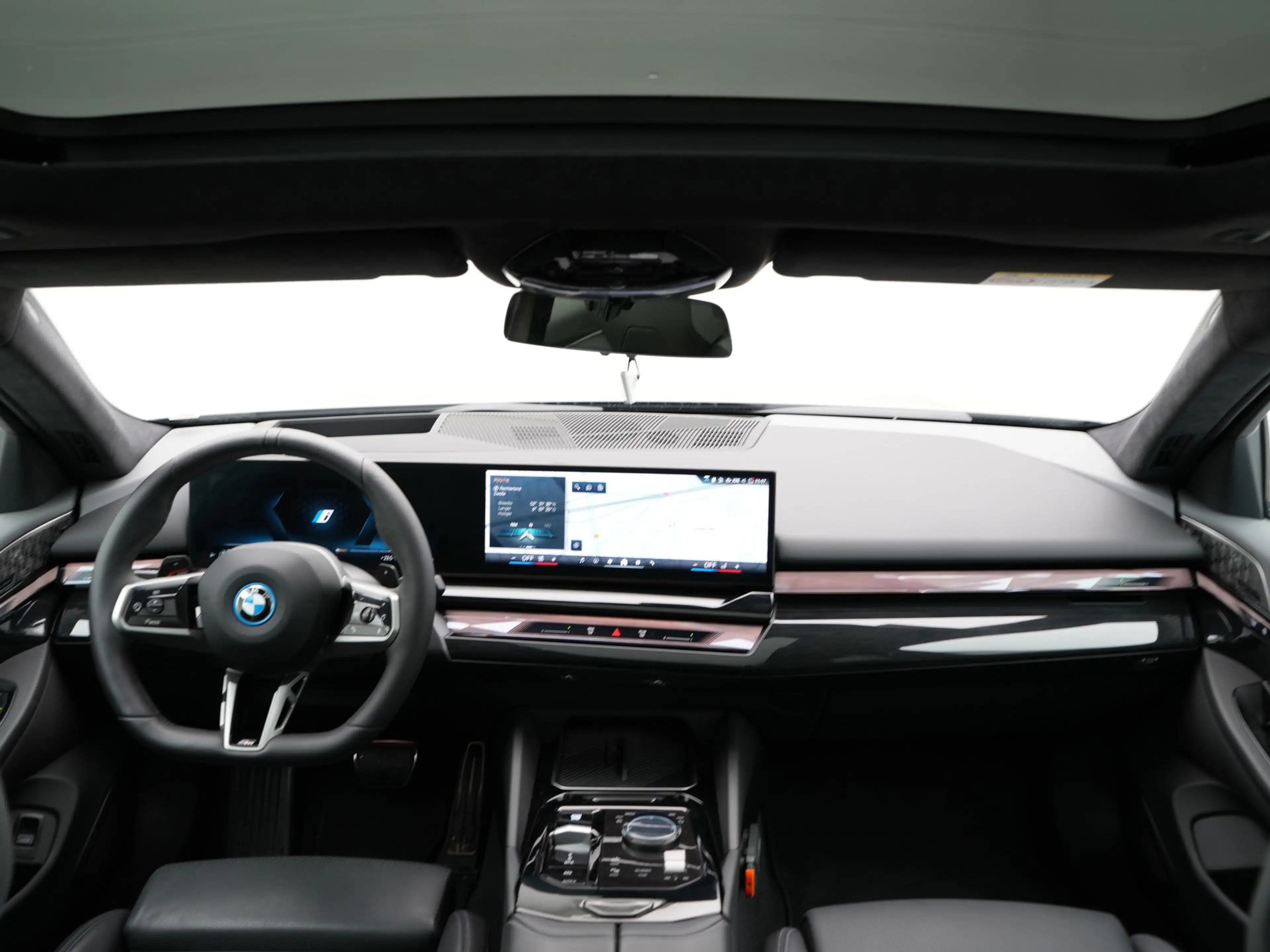 BMW 550 5 Serie 550e xDrive Touring M-Sport Pro SoH 100% — photo 14