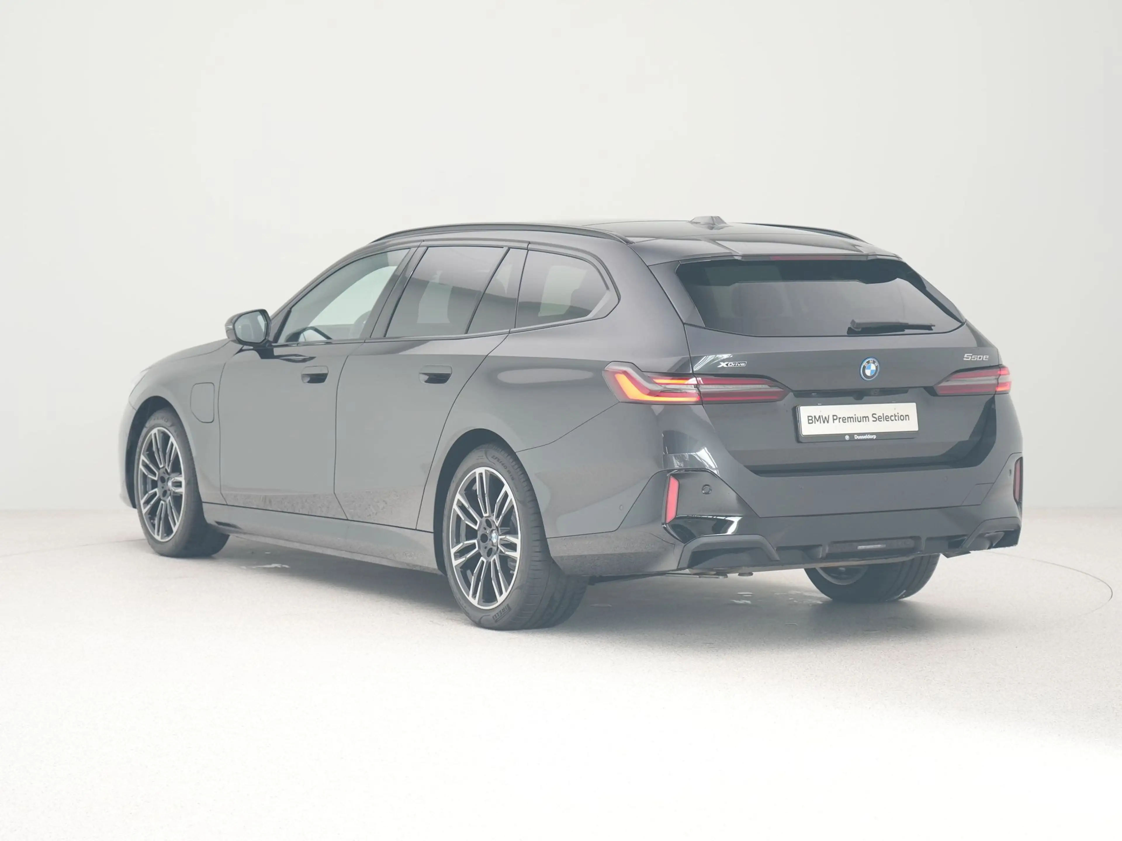 BMW 550 5 Serie 550e xDrive Touring M-Sport Pro SoH 100% — photo 12