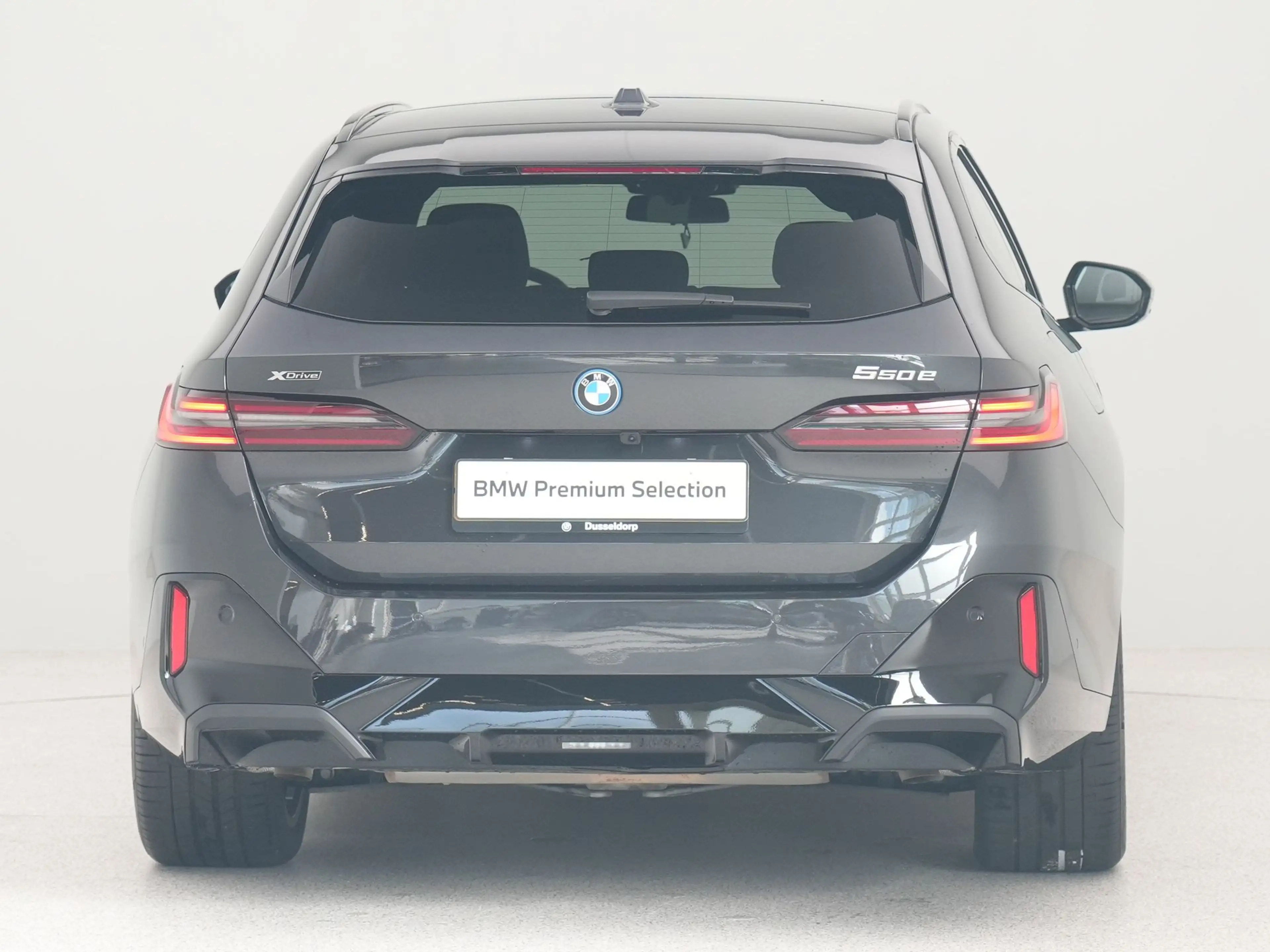 BMW 550 5 Serie 550e xDrive Touring M-Sport Pro SoH 100% — photo 11