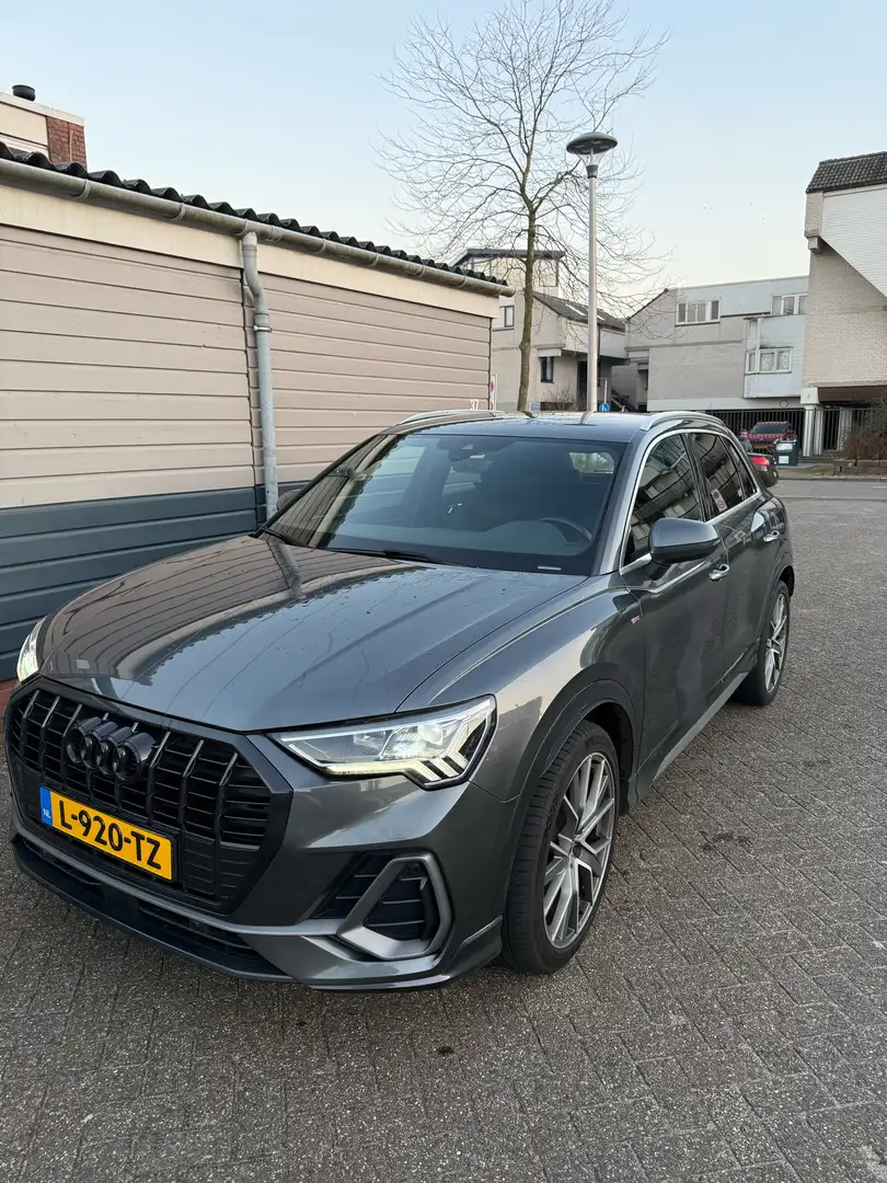 Audi Q3 35 TFSI edition one Grijs - 1