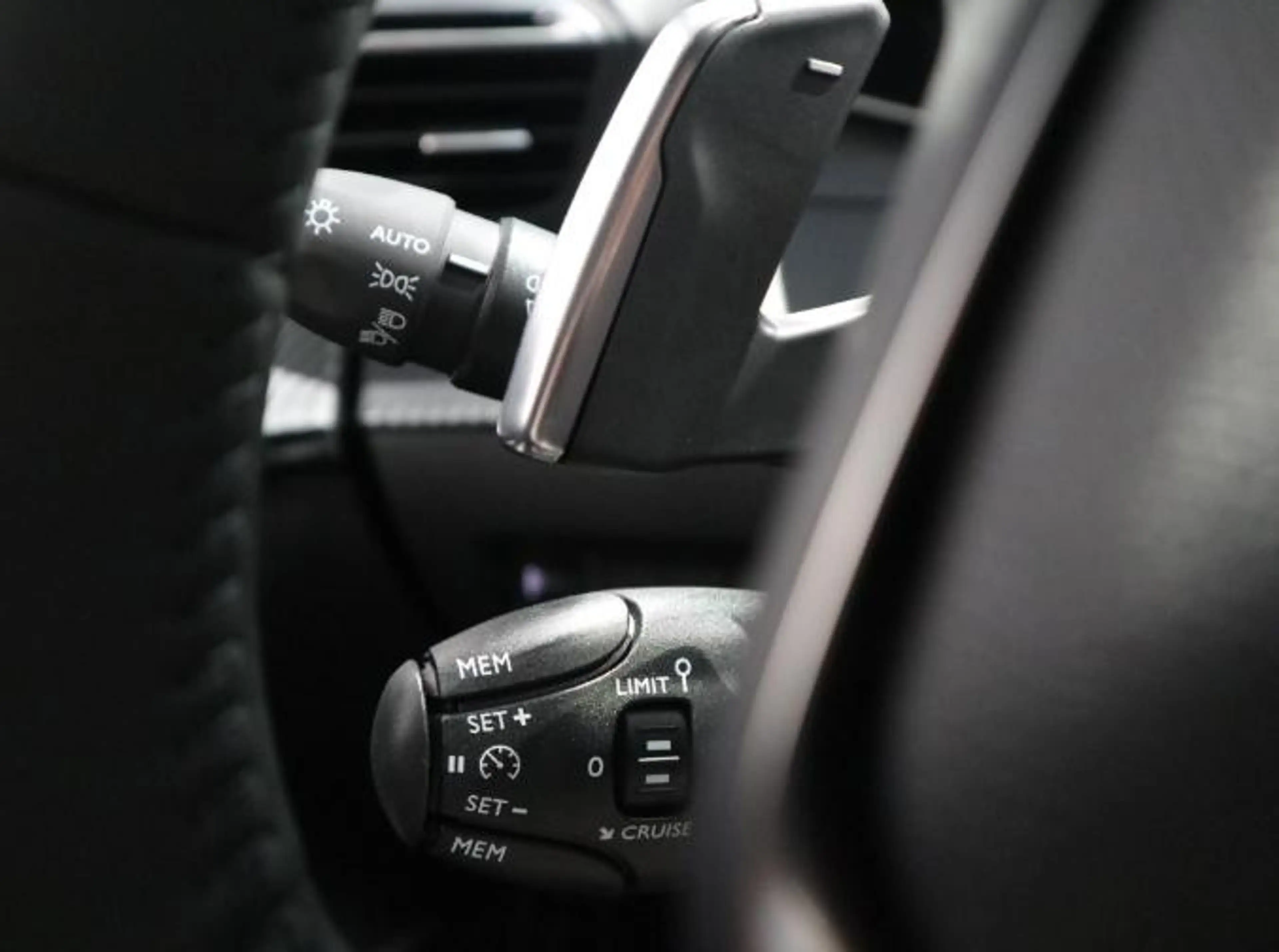 Peugeot e-208 EV Allure 51 kWh | Navigatie | Camera | Cruise Con — photo 15