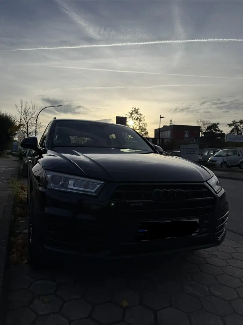 Audi Q5 quattro basis Schwarz - 2