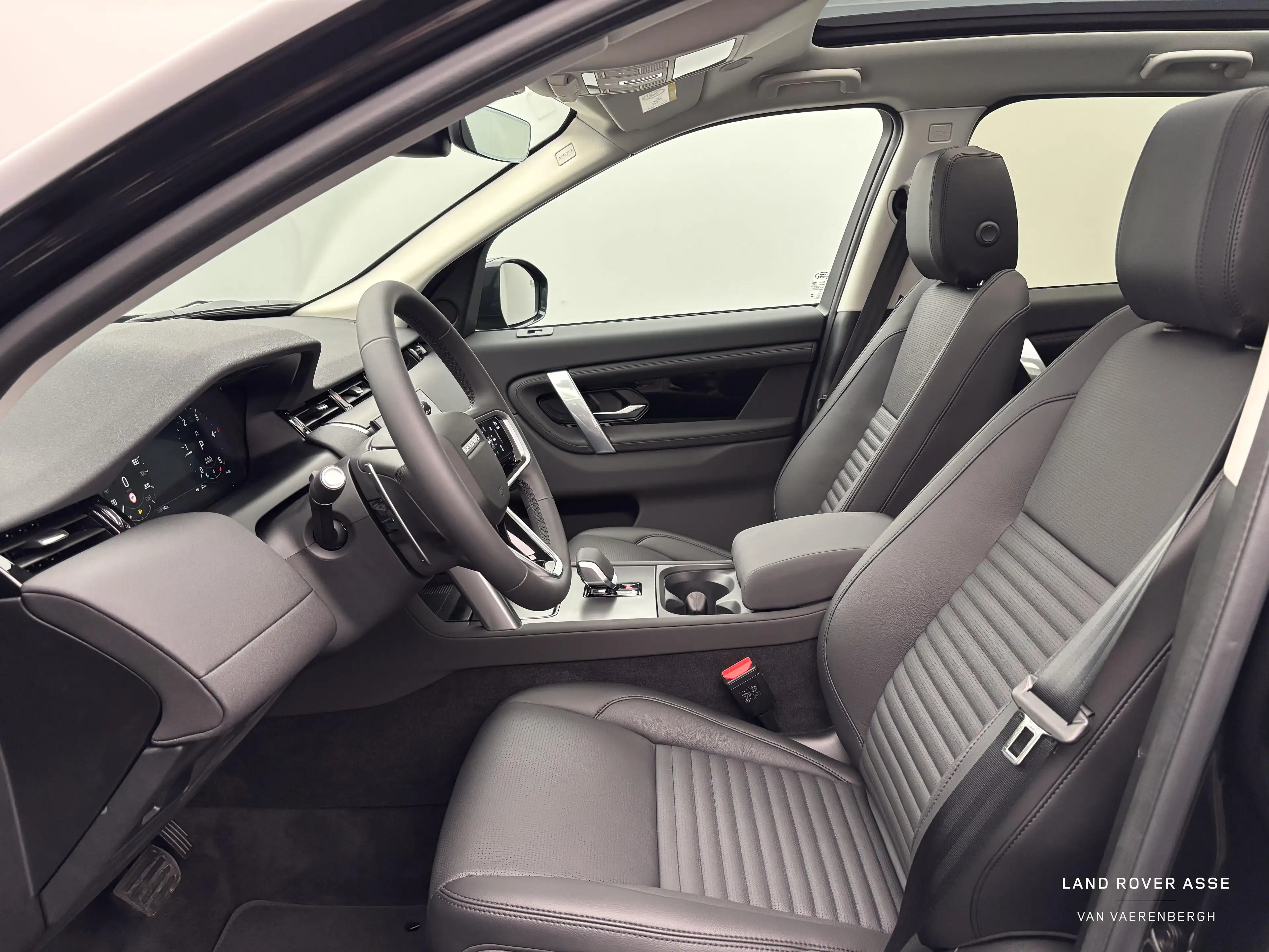 Land Rover Discovery Sport D165 S AWD Auto. 25.5MY — photo 10