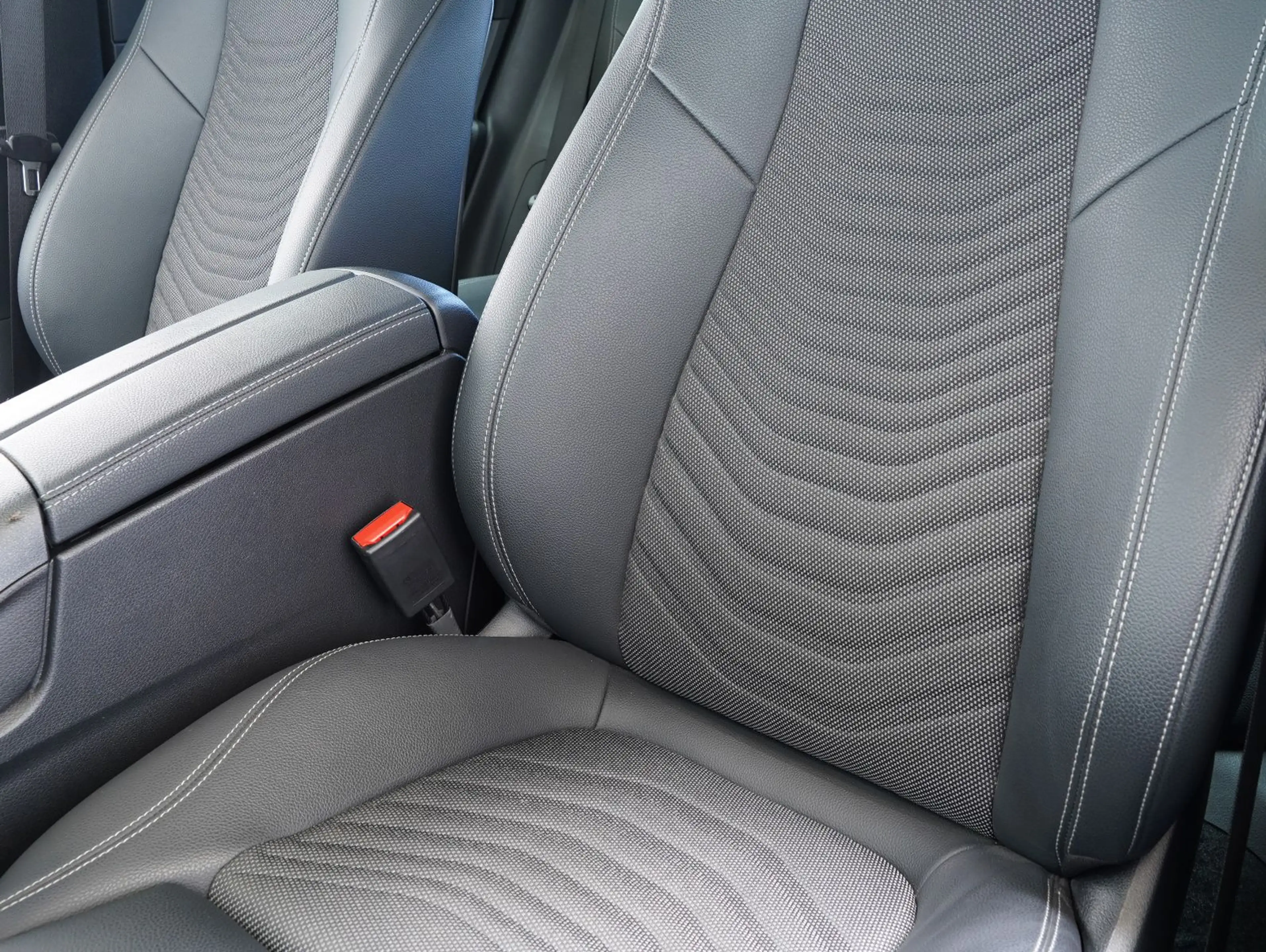 Mercedes-Benz GLA 200 Edition Progressive Line Advanced Plus — photo 11