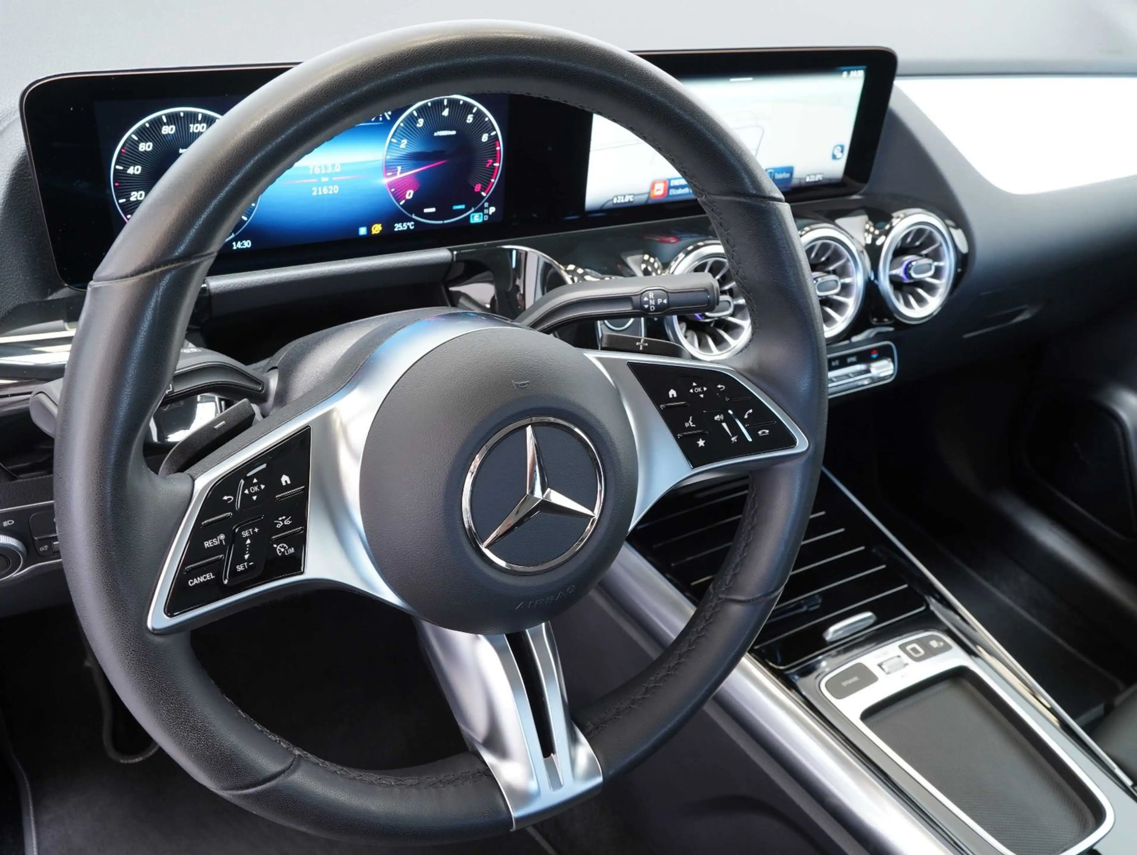 Mercedes-Benz GLA 200 Edition Progressive Line Advanced Plus — photo 6