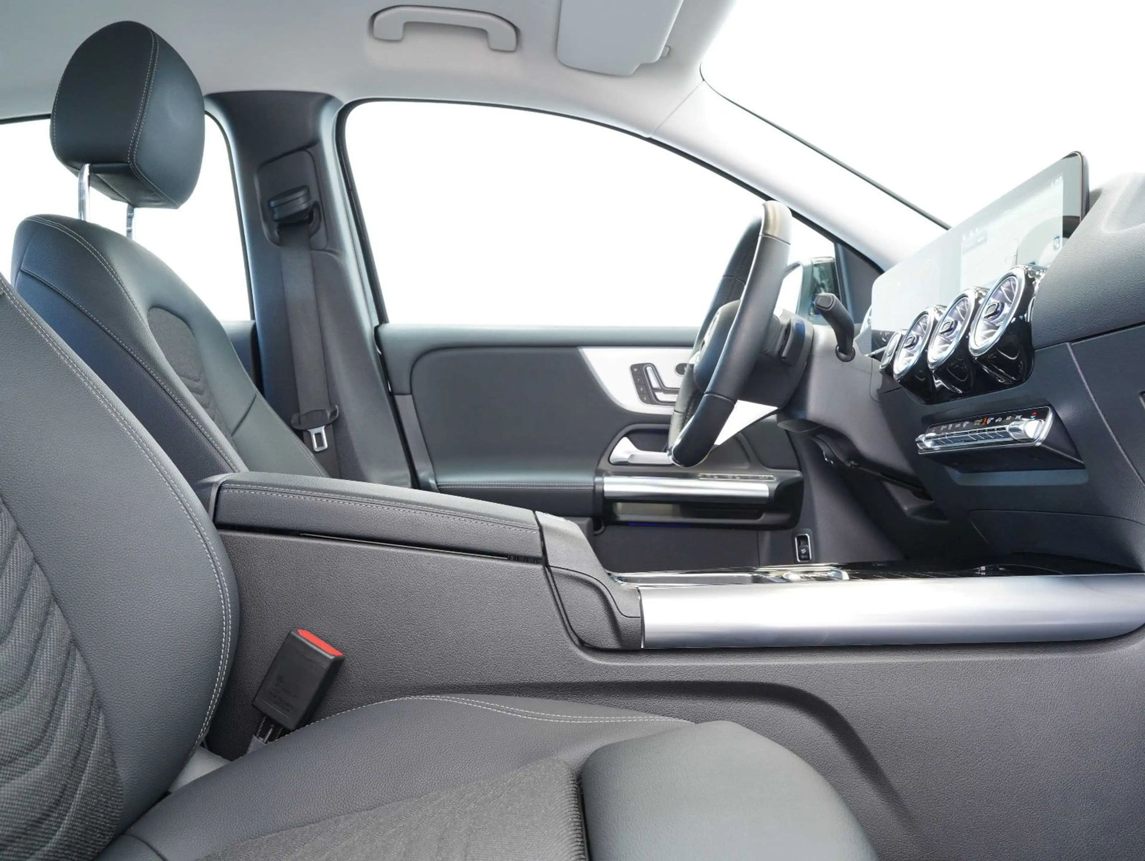 Mercedes-Benz GLA 200 Edition Progressive Line Advanced Plus — photo 14