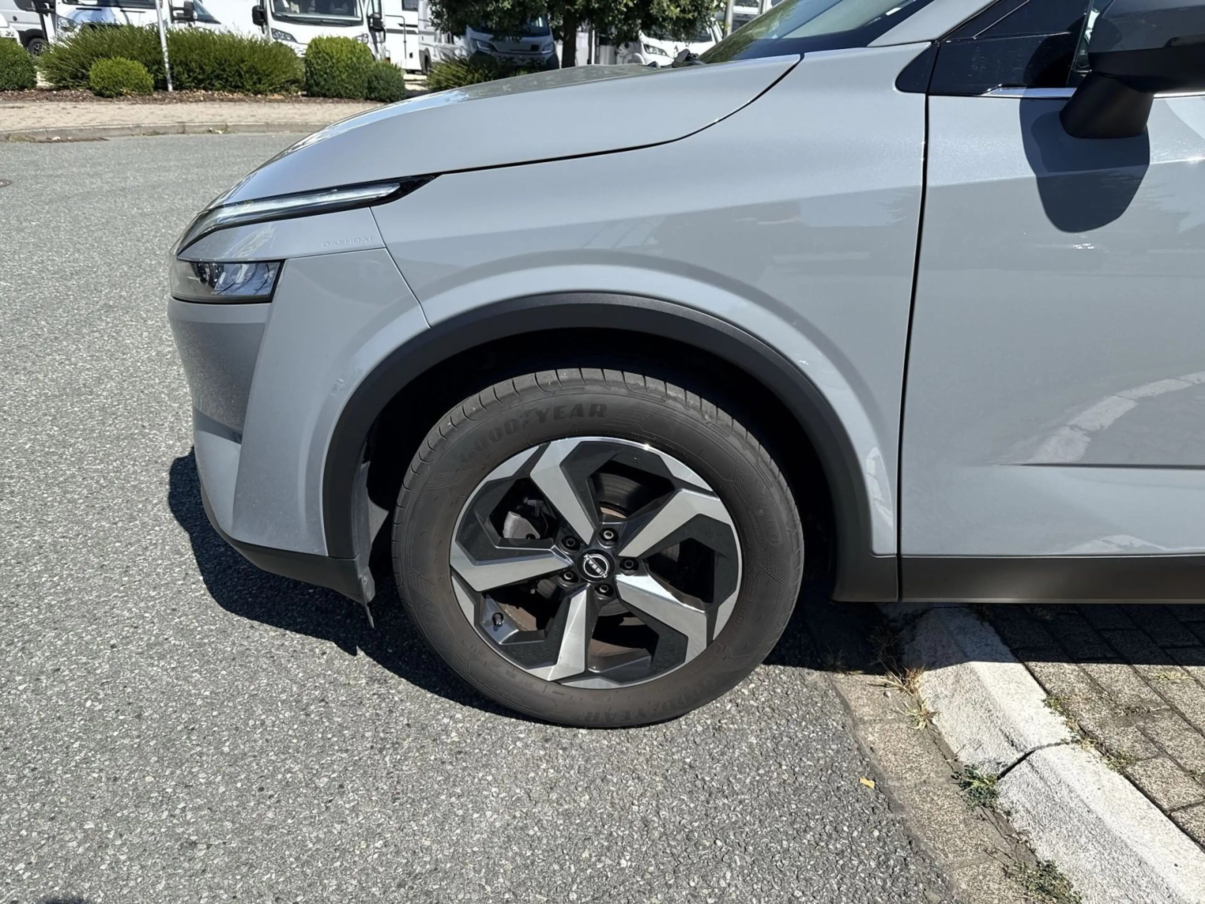 Nissan Qashqai 1.3 DIG-T N-Connecta — photo 11