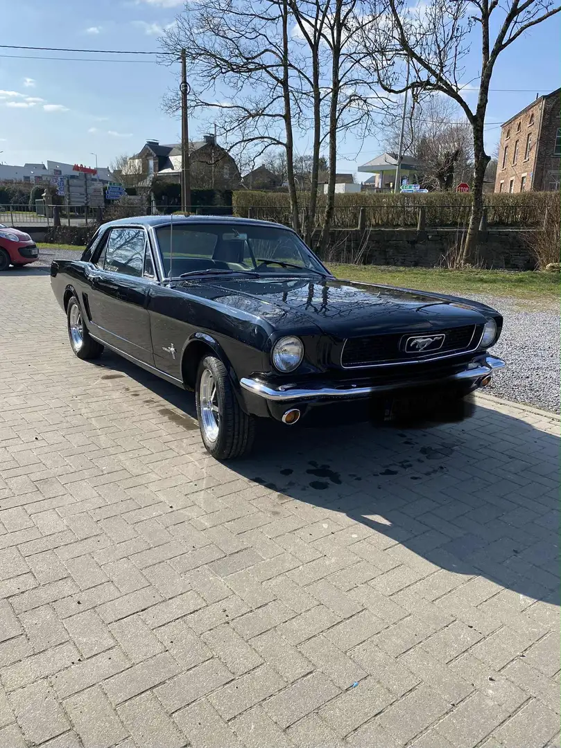 Ford Mustang Negru - 1