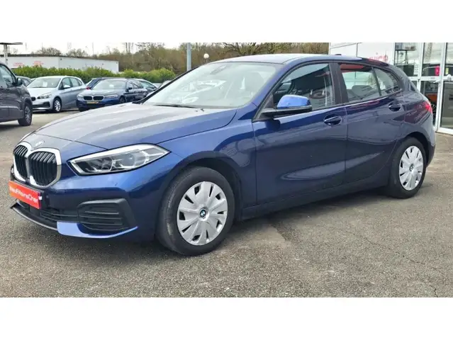 BMW 1 Series view 2