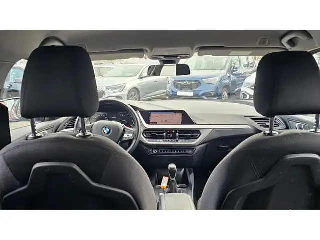 BMW 1 Series view 15