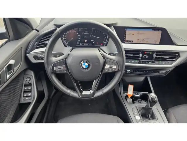 BMW 1 Series view 7