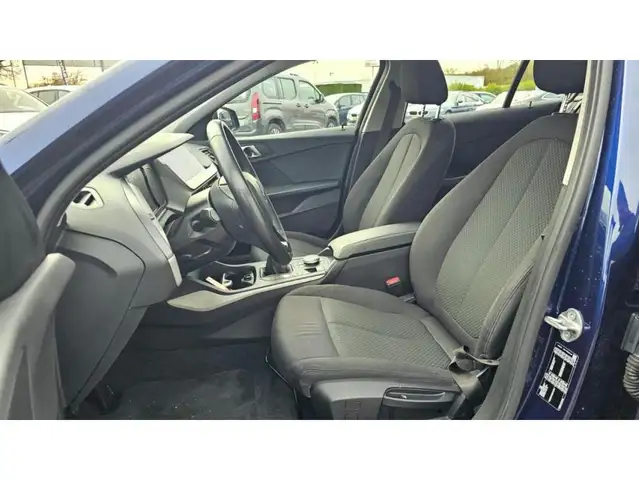 BMW 1 Series view 13