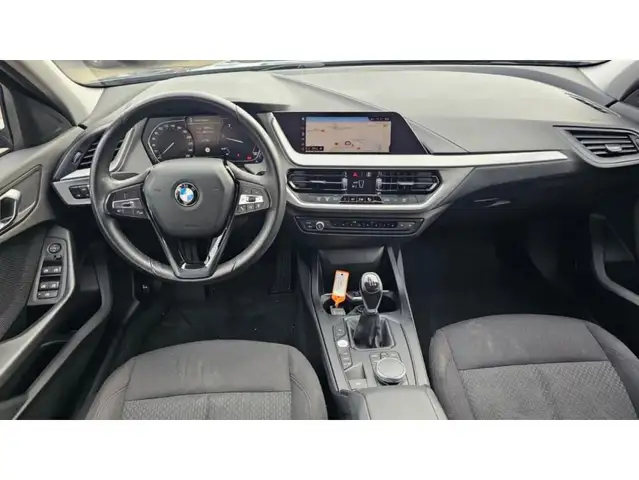 BMW 1 Series view 4
