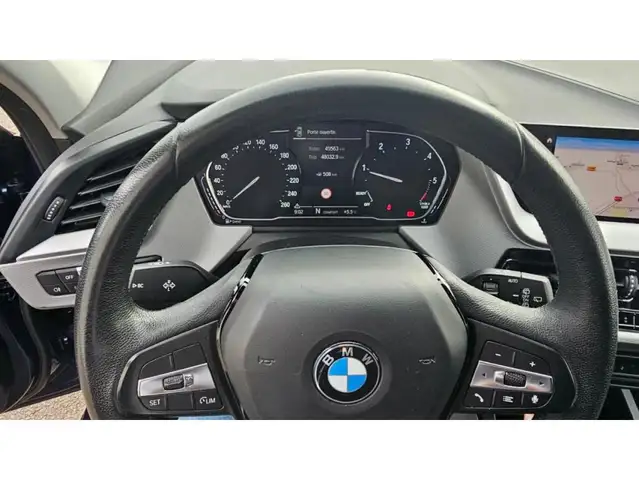 BMW 1 Series view 5