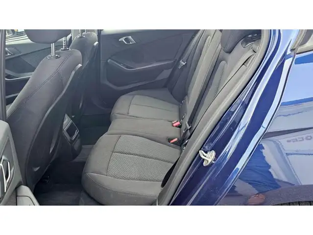 BMW 1 Series view 21