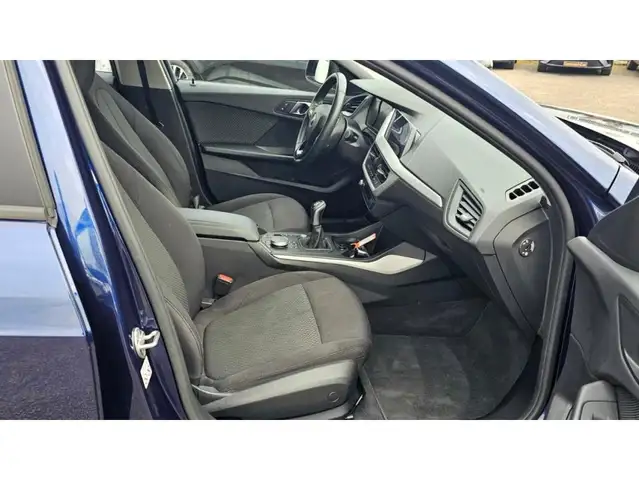 BMW 1 Series view 14