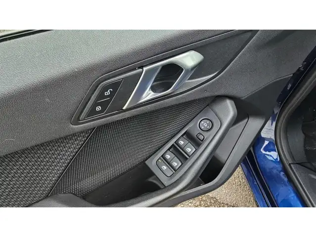BMW 1 Series view 22