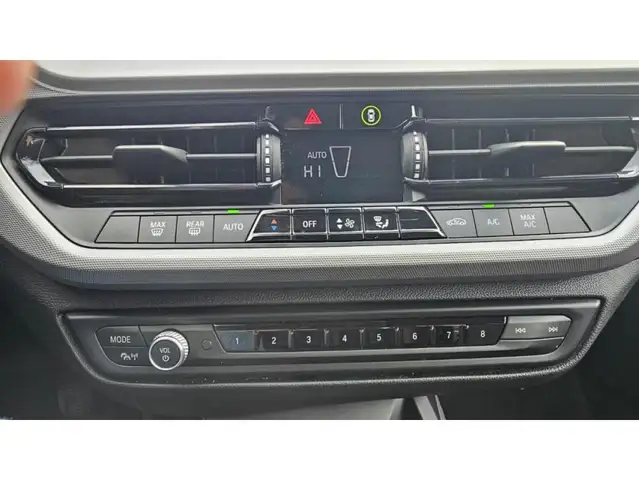 BMW 1 Series view 9